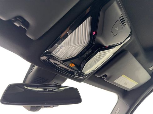 Used 2025 BMW 330i Sedan image 73