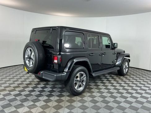 Used 2021 Jeep Wrangler Unlimited Sahara w/ Uconnect 4C Nav & Sound Group AWD/4WD image 5
