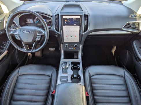Used 2023 Ford Edge SEL image 14