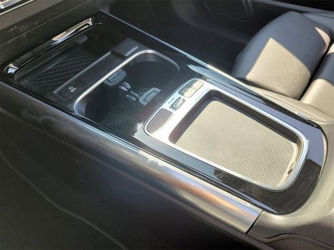 Certified 2025 Mercedes-Benz GLA 250 image 16