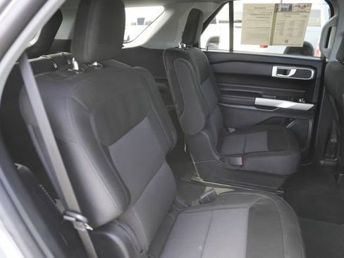 Used 2024 Ford Explorer XLT image 18