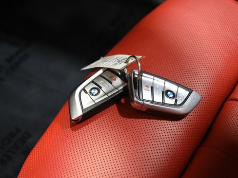 Used 2017 BMW M760i xDrive image 73