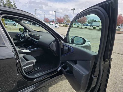 Used 2025 BMW X3 xDrive30 AWD/4WD image 11