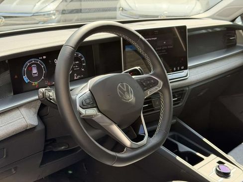 Used 2026 Volkswagen Tiguan S AWD/4WD image 15