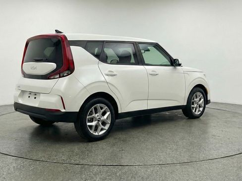 Used 2025 Kia Soul LX w/ LX Technology Package image 9