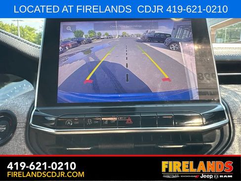 Used 2024 Jeep Compass Latitude w/ Sun and Sound Group AWD/4WD image 21