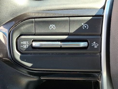 Used 2023 Chevrolet Colorado LT image 21