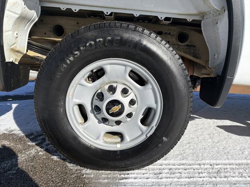 Used 2024 Chevrolet Silverado 2500 W/T image 9