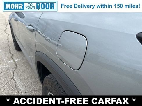 Used 2024 Chevrolet Traverse Z71 w/ Enhanced Driving Package image 11