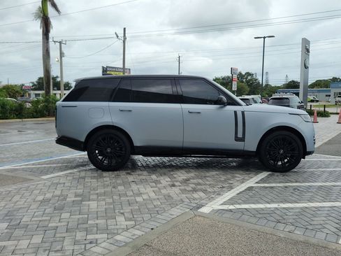 Used 2025 Land Rover Range Rover Long Wheelbase Autobiography AWD/4WD image 6