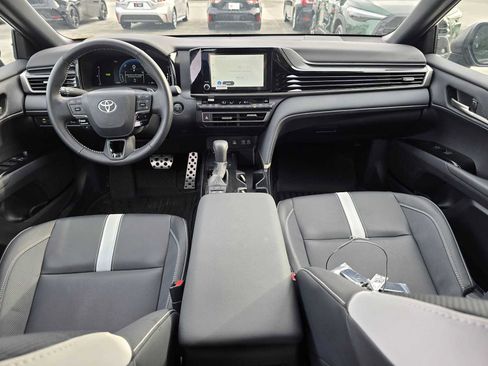 Certified 2025 Toyota Camry SE image 20