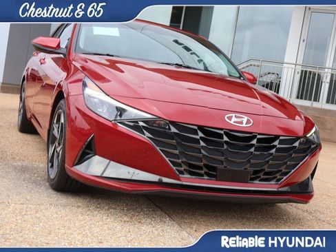 Used 2023 Hyundai Elantra Limited FWD image 7