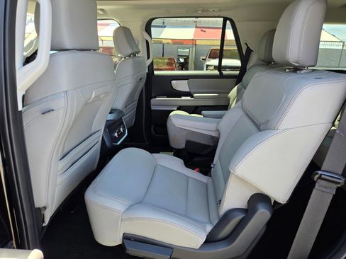 Certified 2025 Ford Expedition Active AWD/4WD image 11