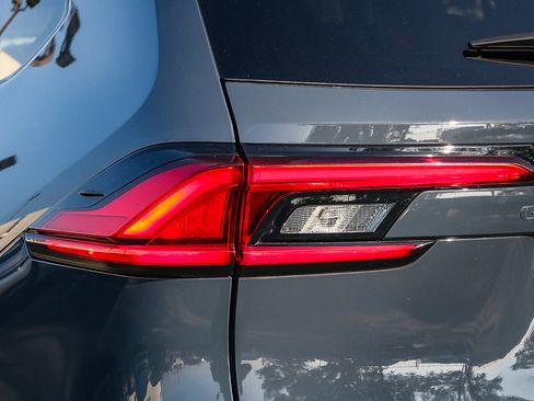 Used 2024 Toyota Grand Highlander AWD Hybrid image 9