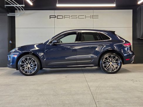 Certified 2023 Porsche Macan AWD/4WD image 2