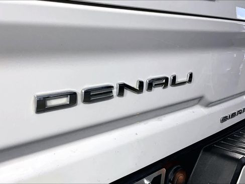 Used 2022 GMC Sierra 2500 Denali w/ Denali Ultimate Package AWD/4WD image 10