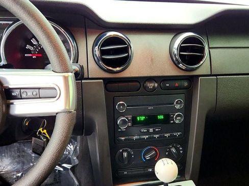 Used 2009 Ford Mustang GT RWD image 17