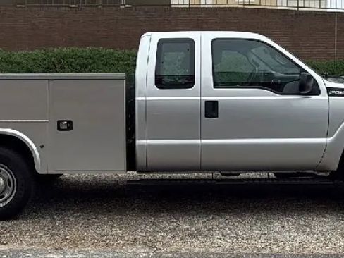 Used 2015 Ford F250 XL AWD/4WD image 5