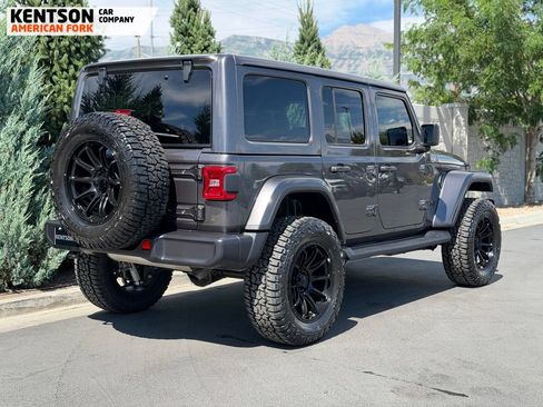 Used 2026 Jeep Wrangler Unlimited Sahara AWD/4WD image 9