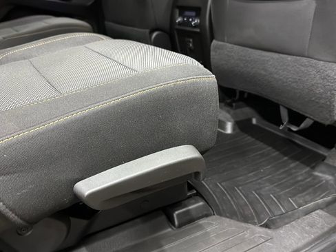 Used 2019 Chevrolet Traverse LT image 25