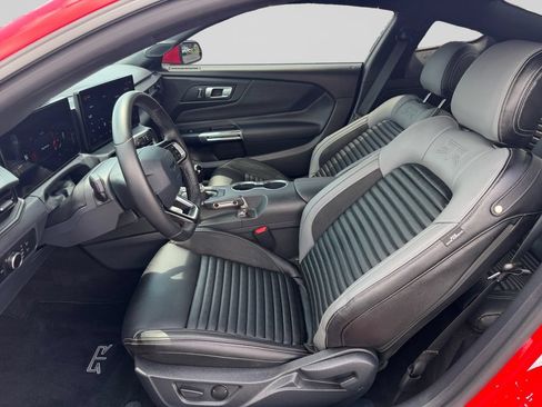 Used 2025 Ford Mustang GT w/ GT Performance Package RWD image 10