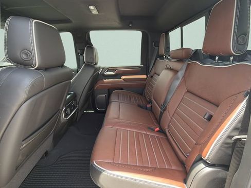 Used 2026 GMC Sierra 3500 Denali Ultimate AWD/4WD image 17