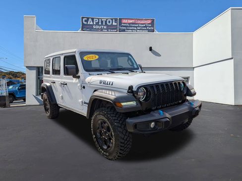 Used 2023 Jeep Wrangler Unlimited w/ Sun & Screen Package image 1