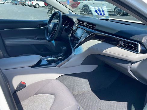 Used 2018 Toyota Camry LE w/ Convenience Package image 24