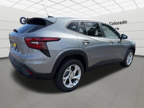 New 2026 Chevrolet Trax LS w/ LS Convenience Package FWD image 5