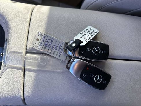 Used 2023 Mercedes-Benz GLS 450 4MATIC image 26