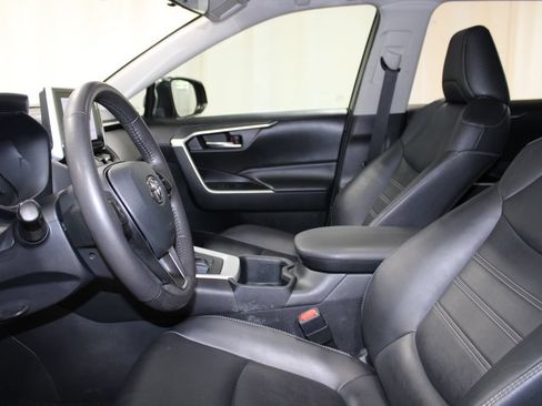 Used 2023 Toyota RAV4 XLE Premium FWD image 14