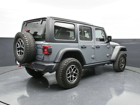 Used 2025 Jeep Wrangler Unlimited Rubicon AWD/4WD image 28