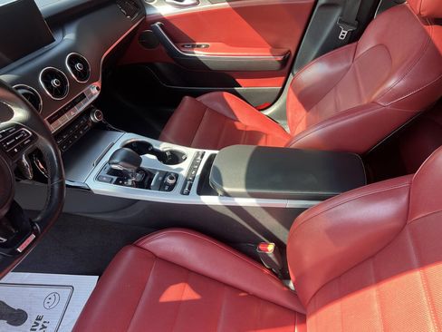 Used 2021 Kia Stinger GT2 image 14