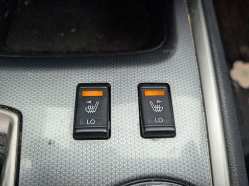 Used 2018 Nissan Pathfinder SL image 5