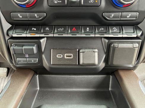 Used 2020 Chevrolet Silverado 1500 RST AWD/4WD image 27