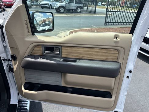 Used 2011 Ford F150 Lariat w/ Lariat Chrome Pkg RWD image 17