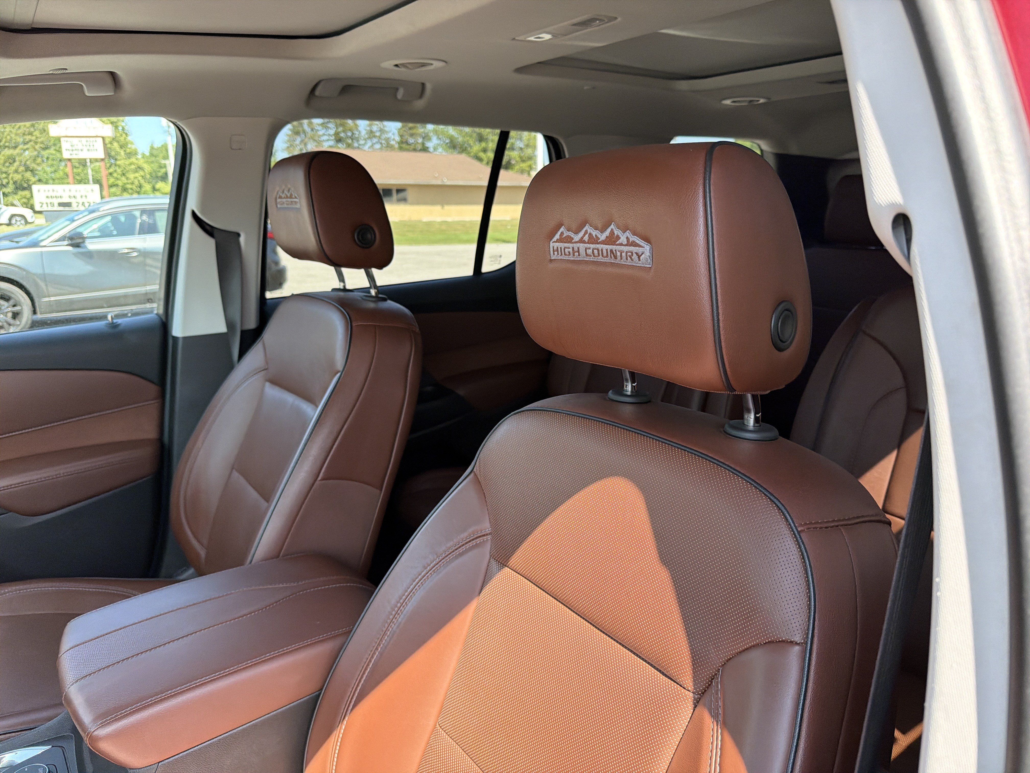 Used 2018 Chevrolet Traverse High Country AWD/4WD image 16