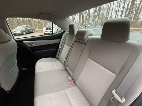 Used 2015 Toyota Corolla LE image 29