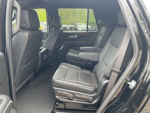 Used 2025 GMC Yukon Denali AWD/4WD image 19
