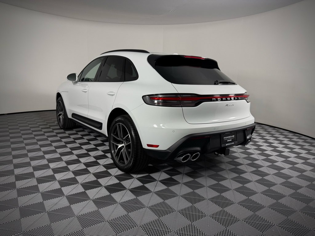Used 2026 Porsche Macan AWD/4WD image 3