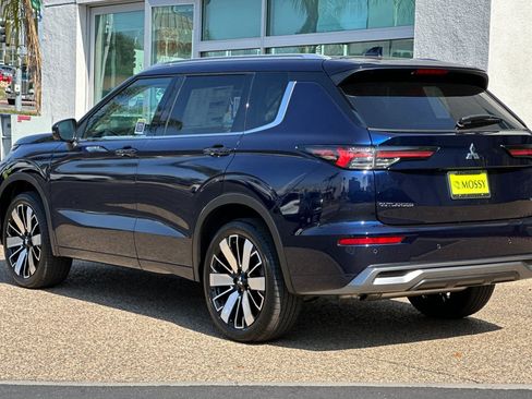New 2025 Mitsubishi Outlander SEL image 6