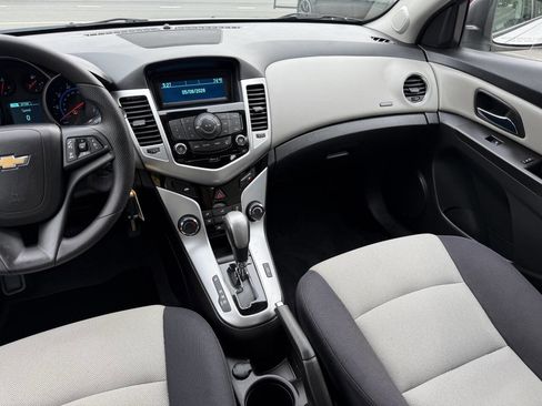Used 2015 Chevrolet Cruze LS FWD image 19