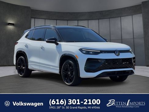 New 2026 Volkswagen Tiguan SE R-Line AWD/4WD image 1