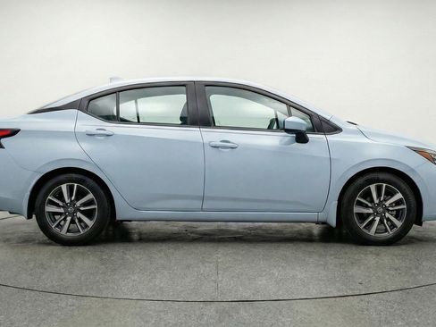 Used 2025 Nissan Versa SV image 11