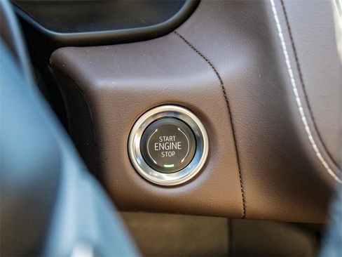 Used 2024 Chevrolet Suburban High Country image 36