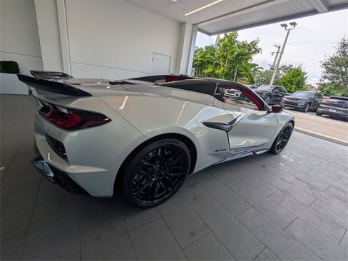 Used 2024 Chevrolet Corvette Z06 w/ Stealth Interior Trim Package image 11
