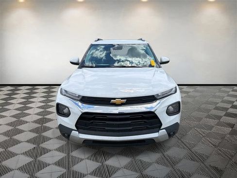 Used 2023 Chevrolet TrailBlazer LT FWD image 2