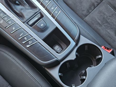 Used 2019 Porsche Macan image 18