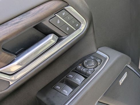 Certified 2025 GMC Sierra 2500 SLT w/ SLT Premium Package image 10