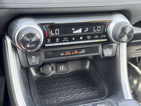 Used 2025 Toyota RAV4 XLE w/ Convenience Package FWD image 20